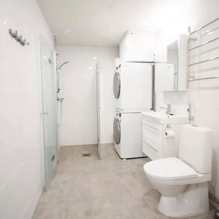New And Stylish By The Sea In Jatkasaari, Free Parking And Balcony